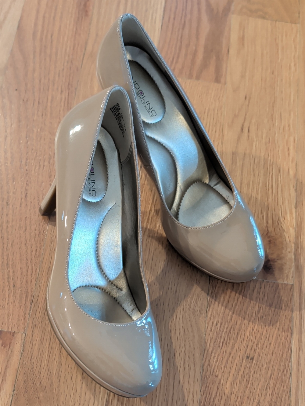 Bandolino Women's Nude Patent Round-Toe Pumps